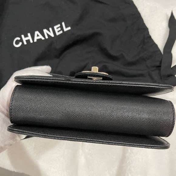 CHANEL black caviar like a wallet flap bag (22C) - Picture 8 of 9
